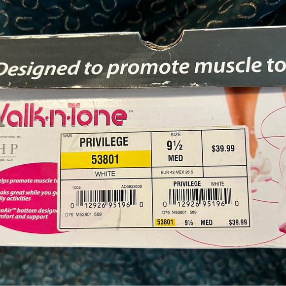 Women's White Walk-n-Tone Sneakers. 9.5 M - Picture 9 of 9